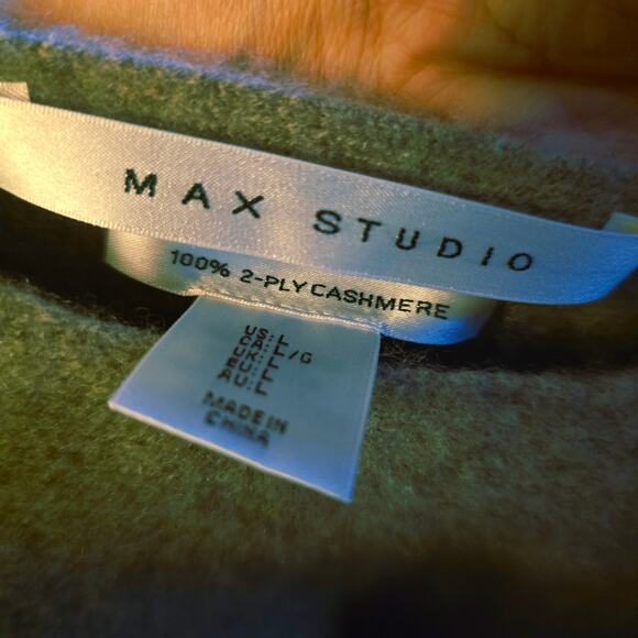 Max studio 100% cashmere taupe brown sweater size large - Picture 3 of 3